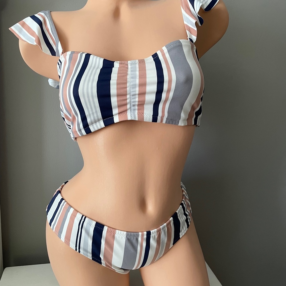 Adore Me Bikini -Med- removable straps